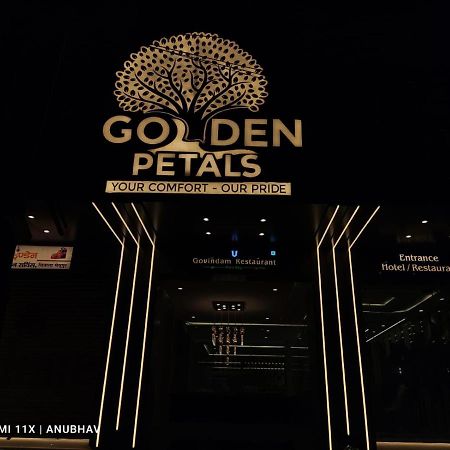 Hotel Golden Petals Varanasi Exterior foto