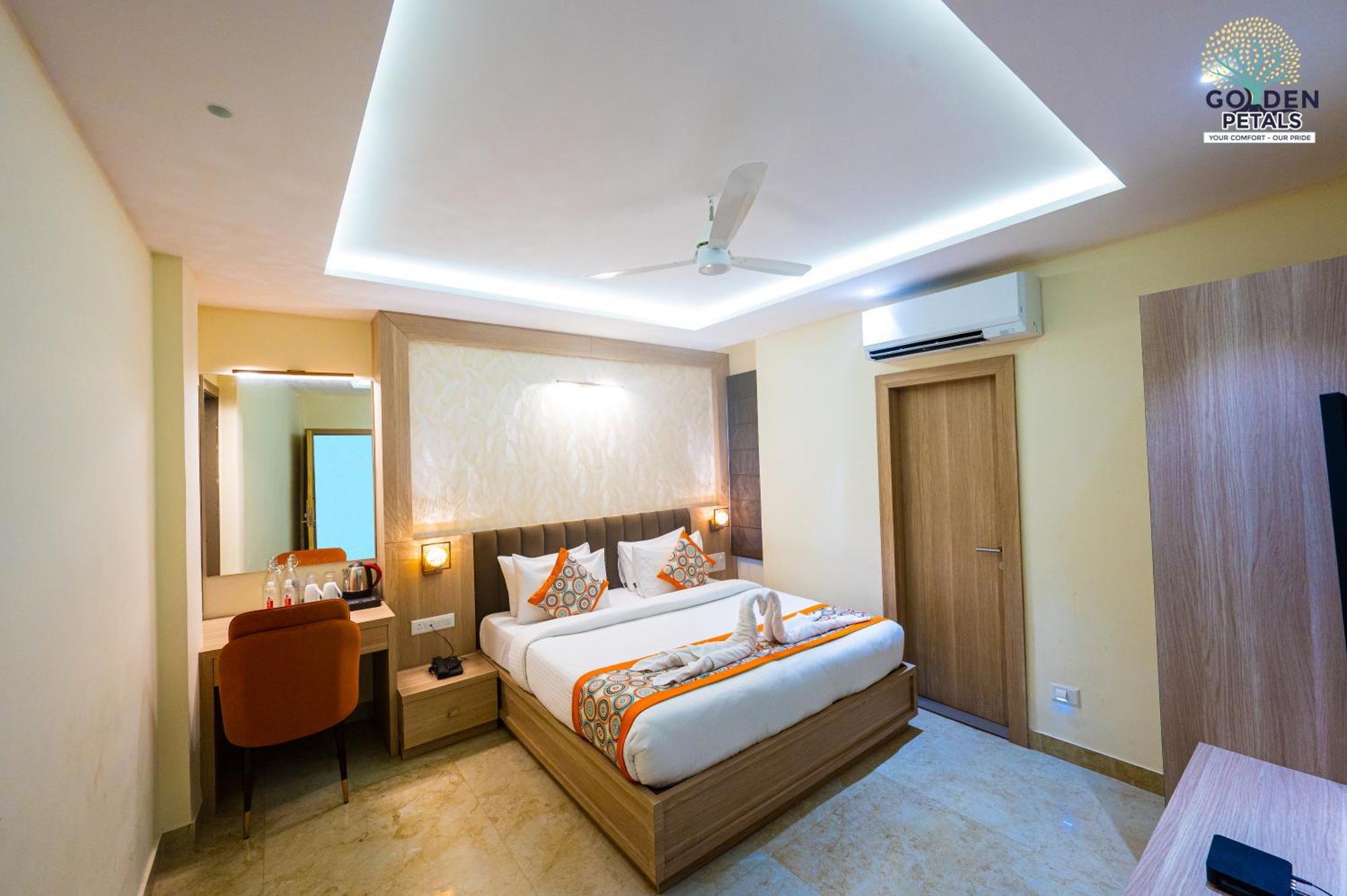 Hotel Golden Petals Varanasi Exterior foto