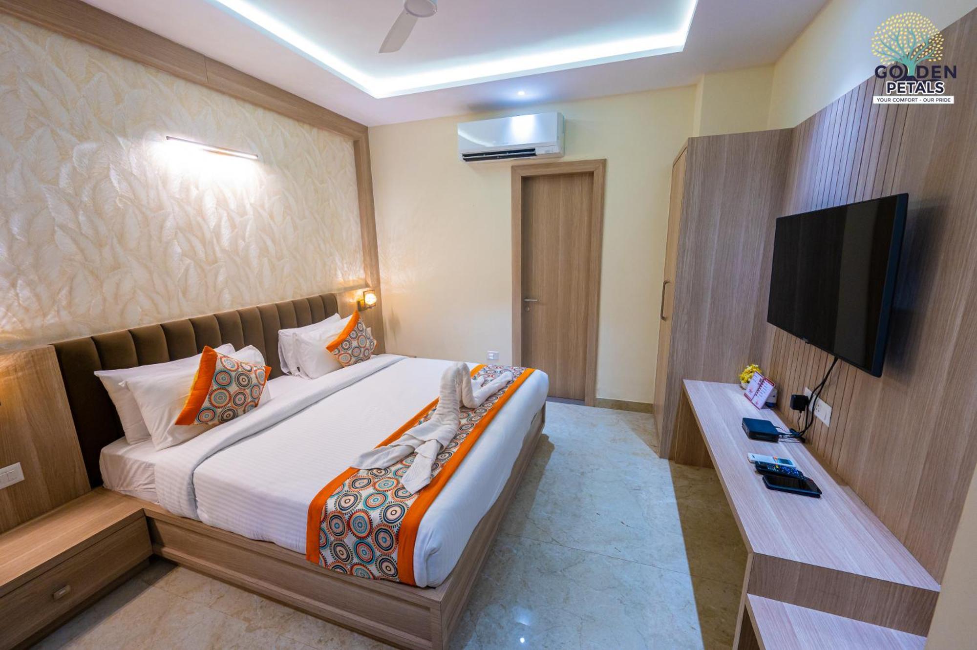 Hotel Golden Petals Varanasi Exterior foto