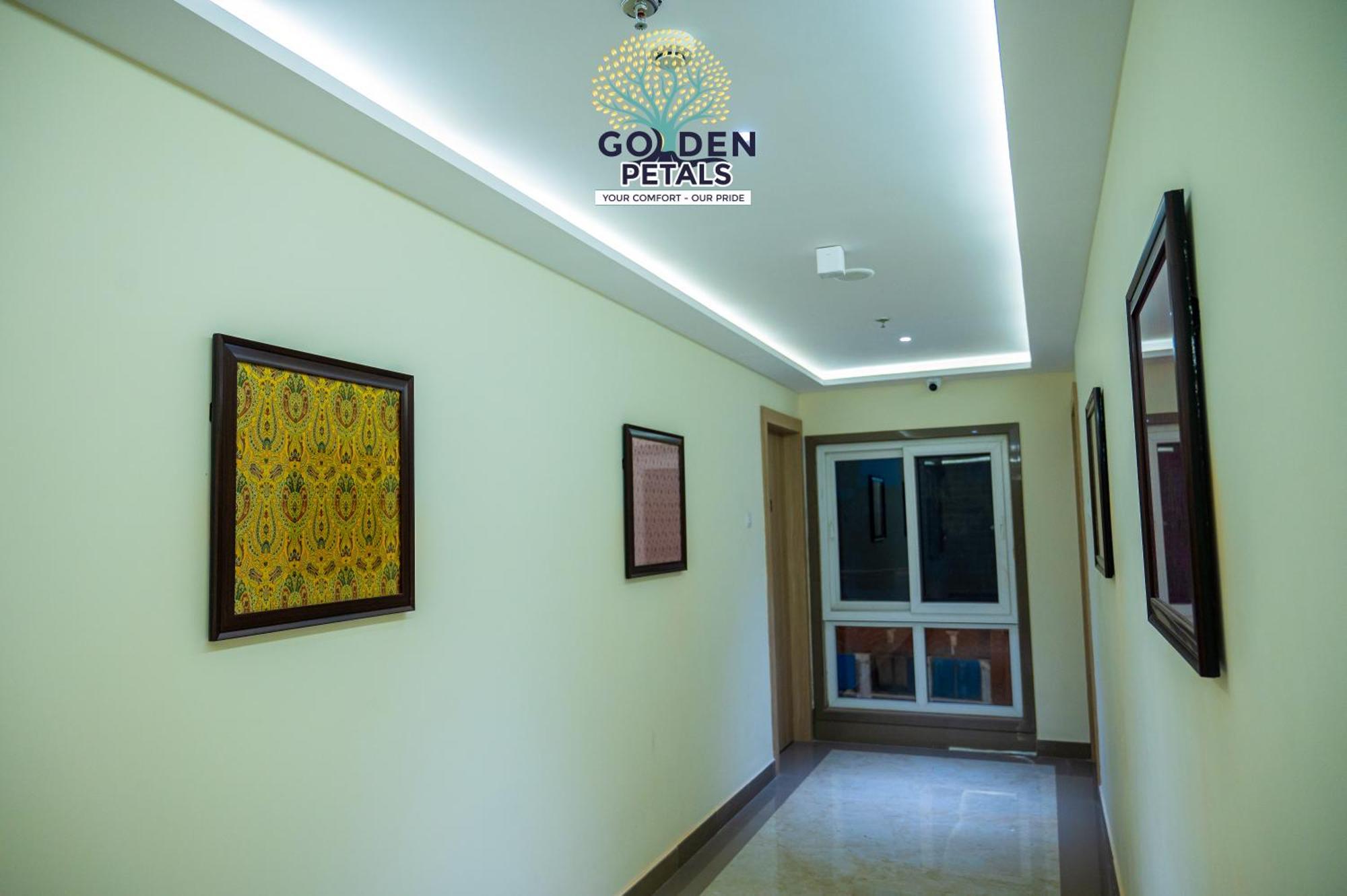 Hotel Golden Petals Varanasi Exterior foto