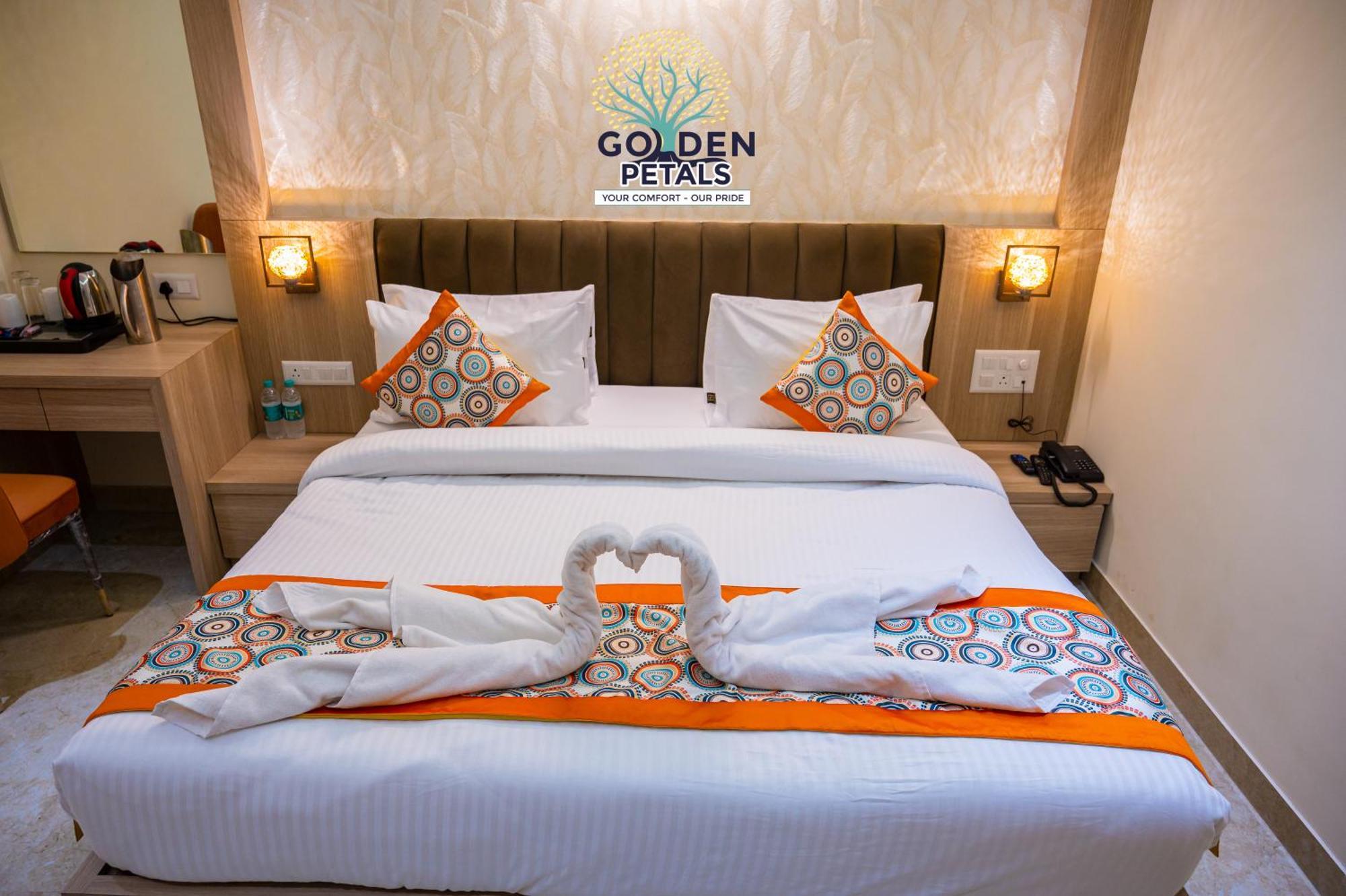 Hotel Golden Petals Varanasi Exterior foto